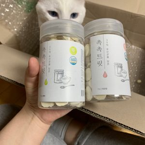 고양이 간식 촉촉트릿 유산균 치킨+복어맛 (총 2개)팝니다