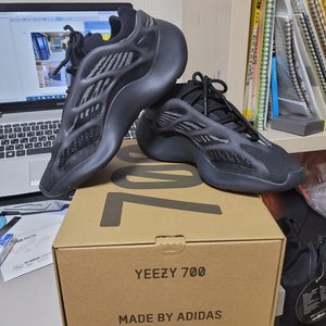 이지700v3알바270,이지부스트270,이지700