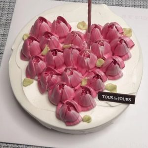 뚜레쥬르 행복한 플라워 하트 케익 팝니다