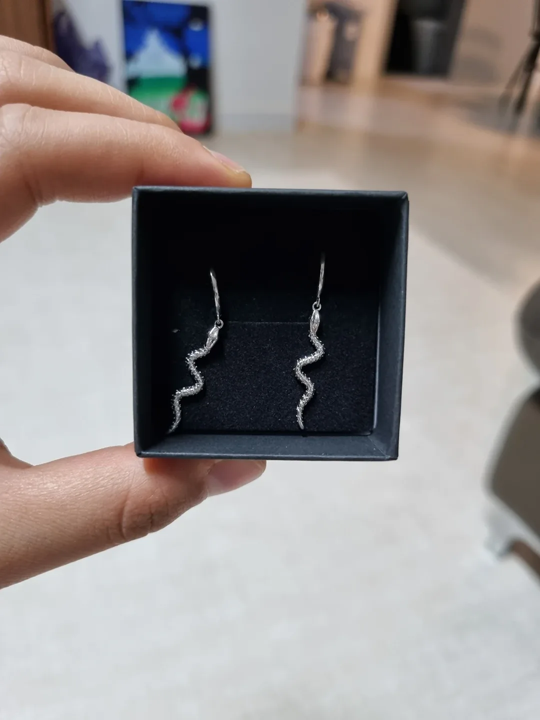 뱀귀걸이~!잘못주문해서 3개나와버려서 2개중고로 올려요ㅠㅠ