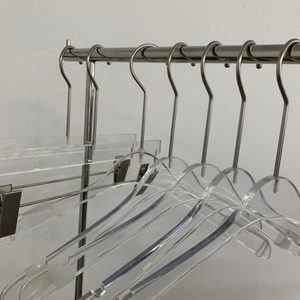 투명옷걸이 아크릴옷걸이 옷가게 매장 인테리어