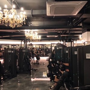 업투휘트니스 상일동역점 PT(개인 트레이닝)피티 양도_30회 / 헬스 헬스양도