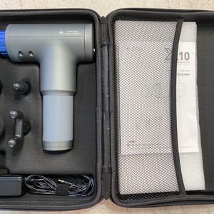 마사지건 스위스밀리터리 마사지건 가격인하 30000원.택배가능