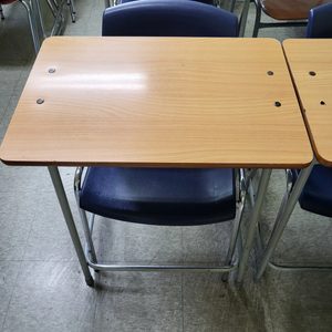 학원 책상 의자 24개 내놔요(낱개×)