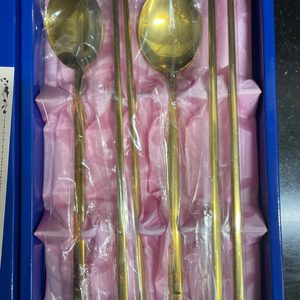 무형 문화재 14호 (이용구)의 오부자 공방에서 만든 우리의것 금빛 놋수저