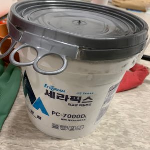 세라픽스 타일 접착제, 흰색 무광 97mm 타일 덤