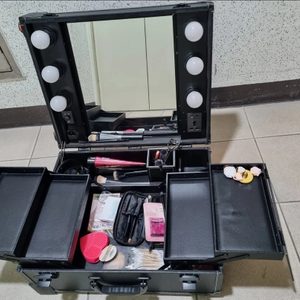 메이크업 박스 메이크업케리어 상태 좋음 화장대
