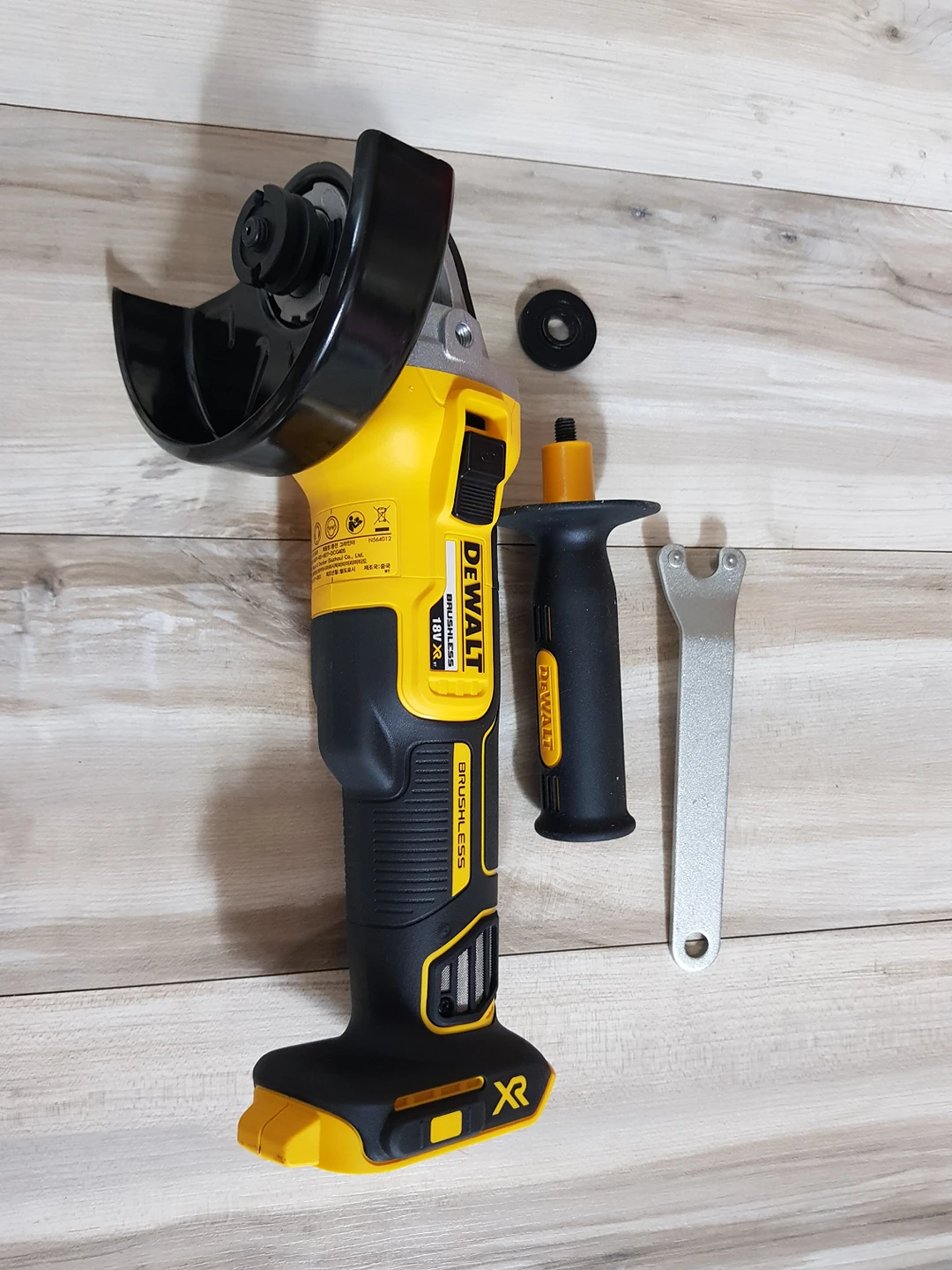 디월트충전그라인더 DCG405N | 당근 중고거래