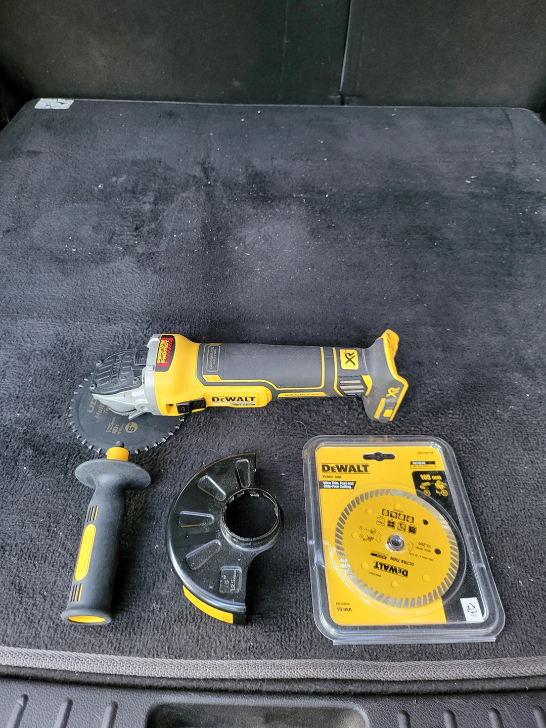 디월트 그라인더 DCG405 1... | 당근 중고거래