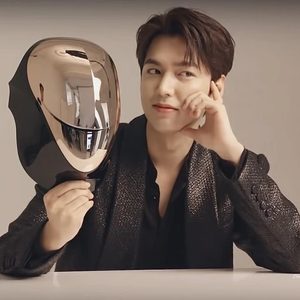 피부 관리 끝판왕 셀리턴 led마스크 입고!