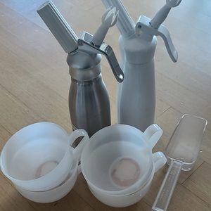 휘핑크림 스프레이건,조색볼,얼음스쿱.롤케익실리콘