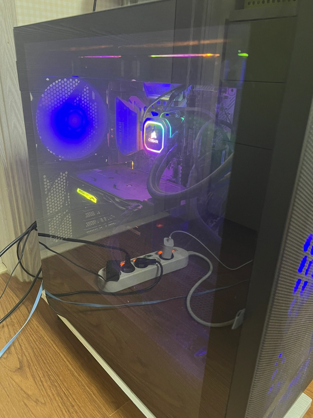 고장난 게이밍 데스크톱 PC 판매합니다