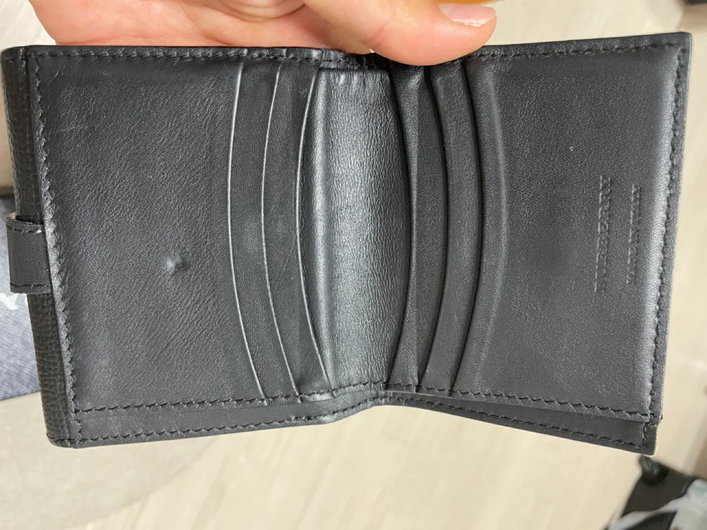 버버리하우스체크반지갑(중고)