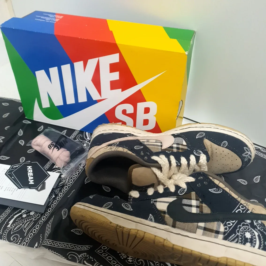 [260] 나이키 트레비스스캇 덩크 SB 중고