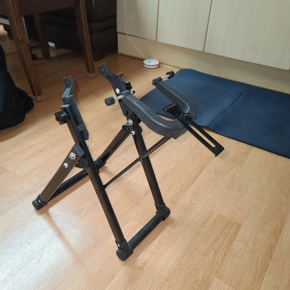 자전거 휠교정기