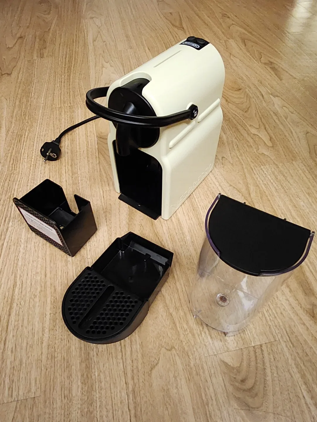 [중고] 네스프레소 커피머신 & 에어로치노