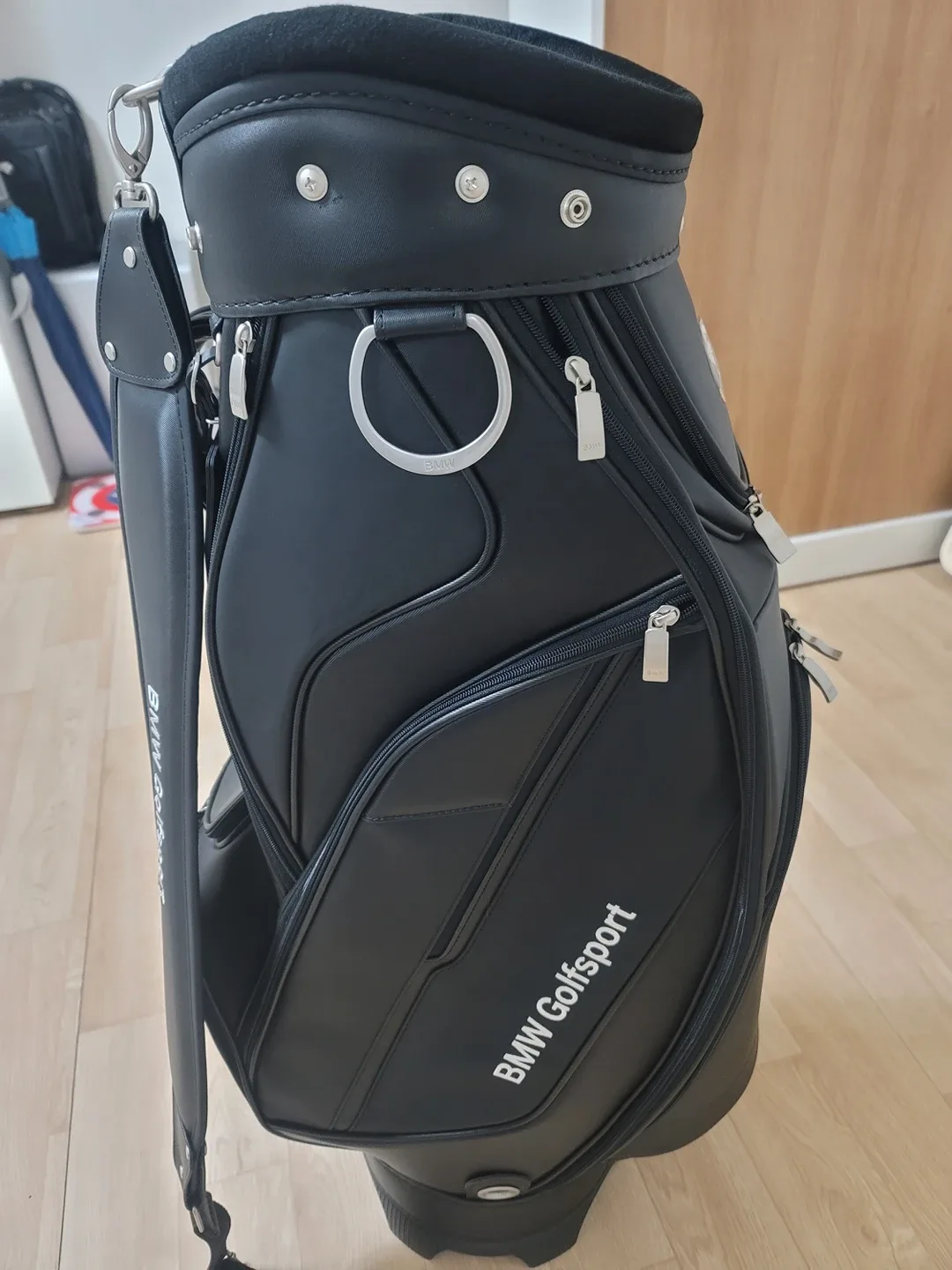 BMW 골프백 및 중고아이언 팔아요^^