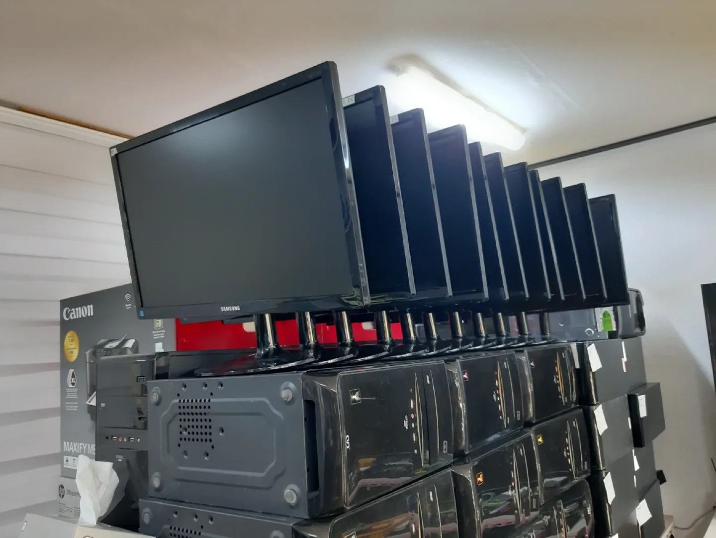 삼성 LED모니터 23인치 중고 싸게 내놓습니다.