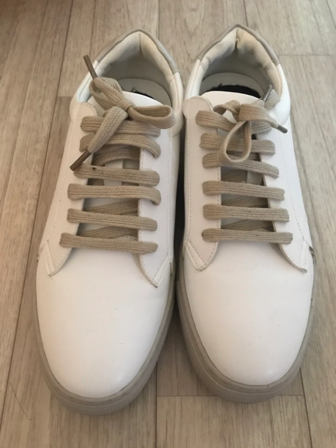 250 하얀색 신발 만천원