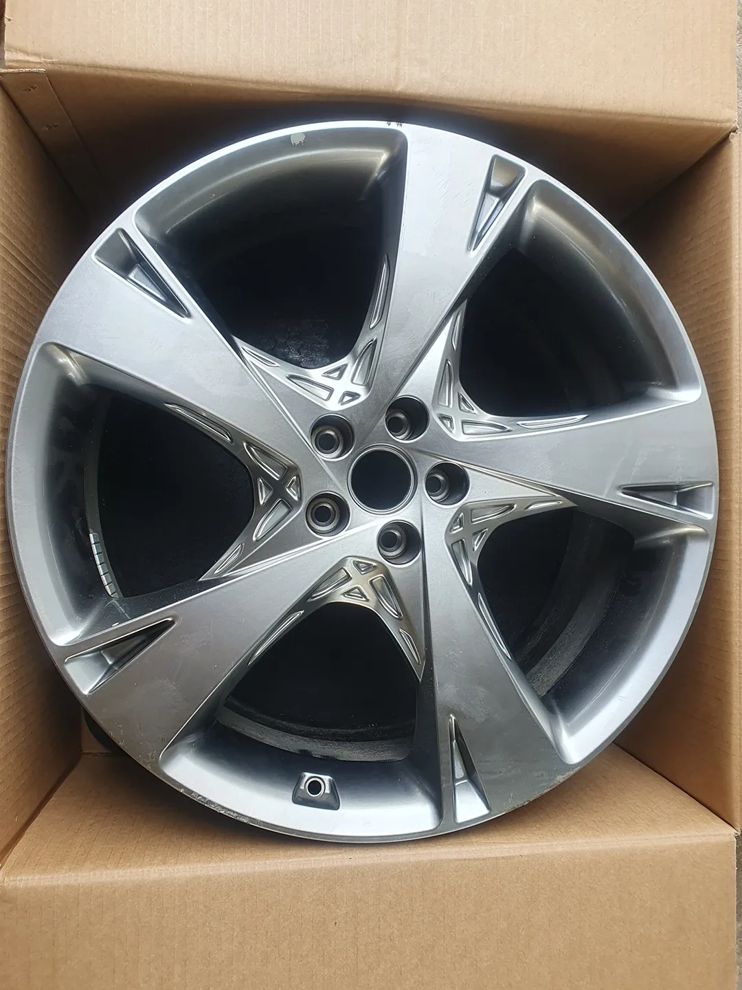 제네시스 gv80 22인치 중고 휠 팝니다.