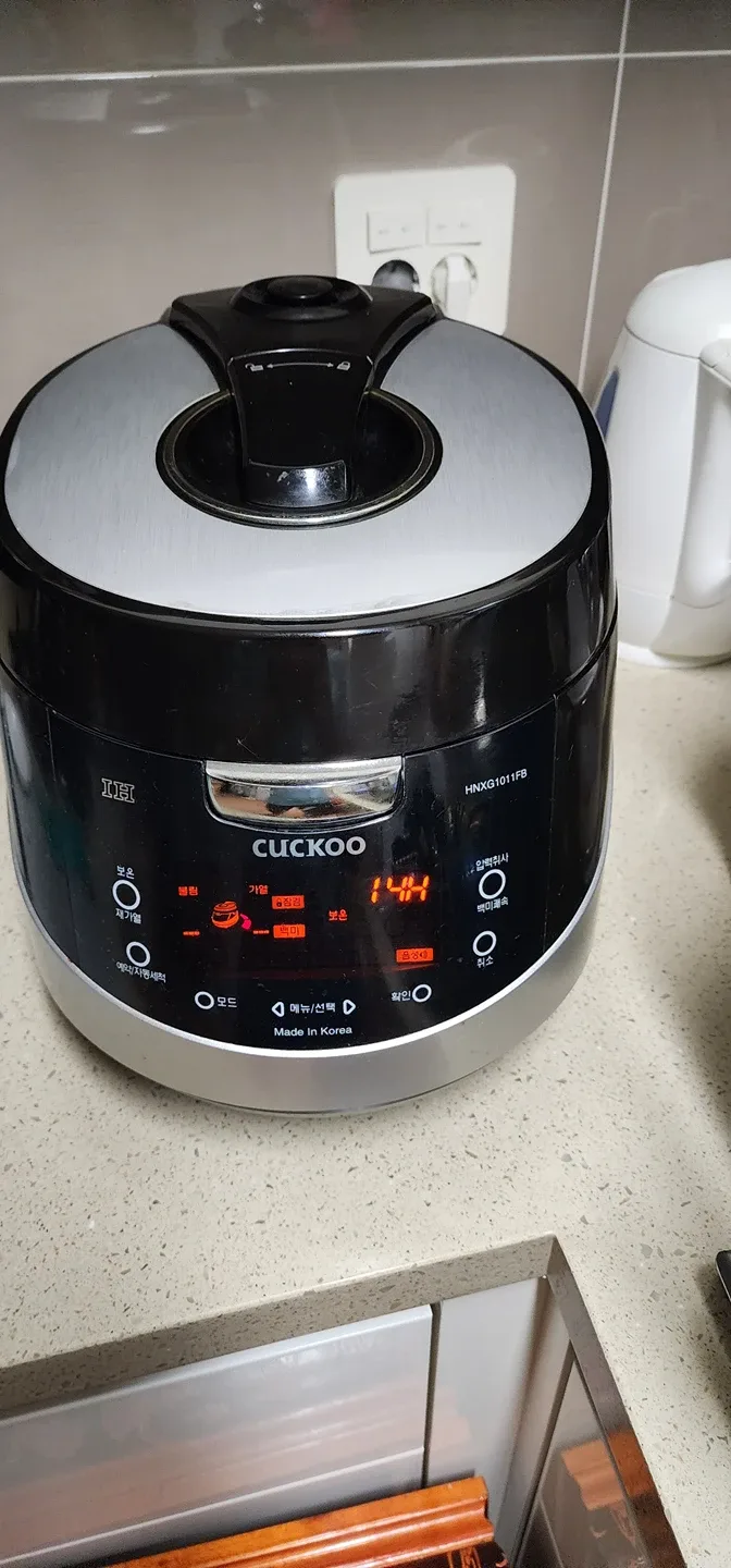 쿠쿠 IH 밥솥 10인용 1등급 (내솥 두달전 새거 교체)