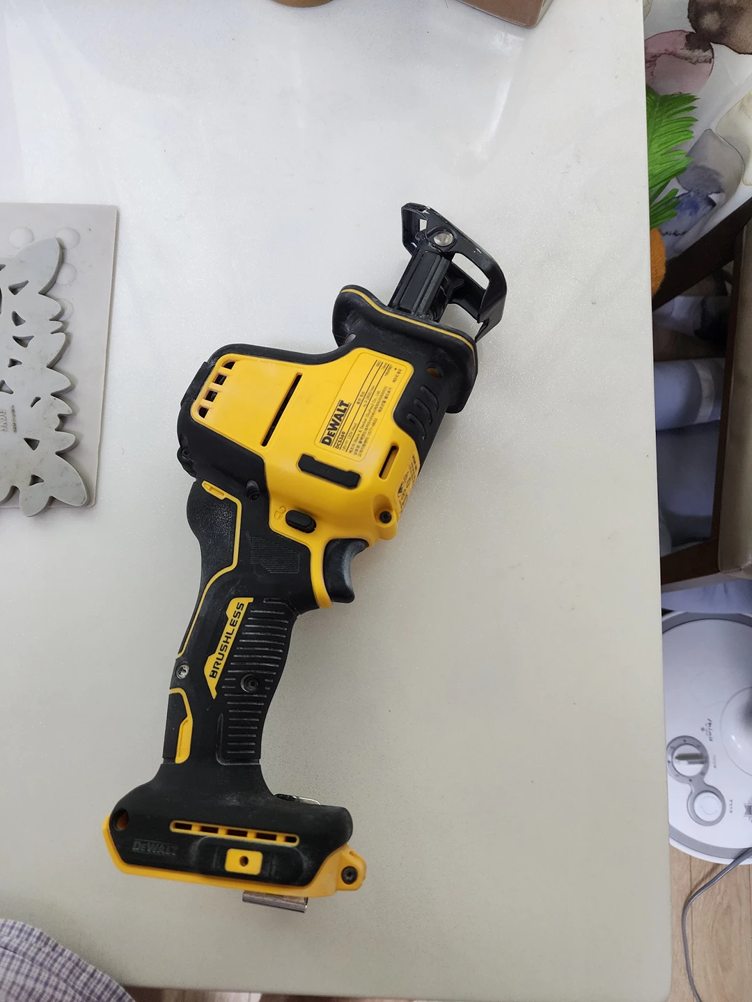Dewalt dcs369n 컷소 | 당근마켓 중고거래