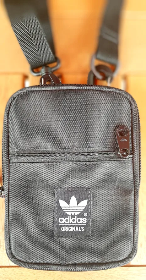 아디다스 다기능 크로스백(중고)