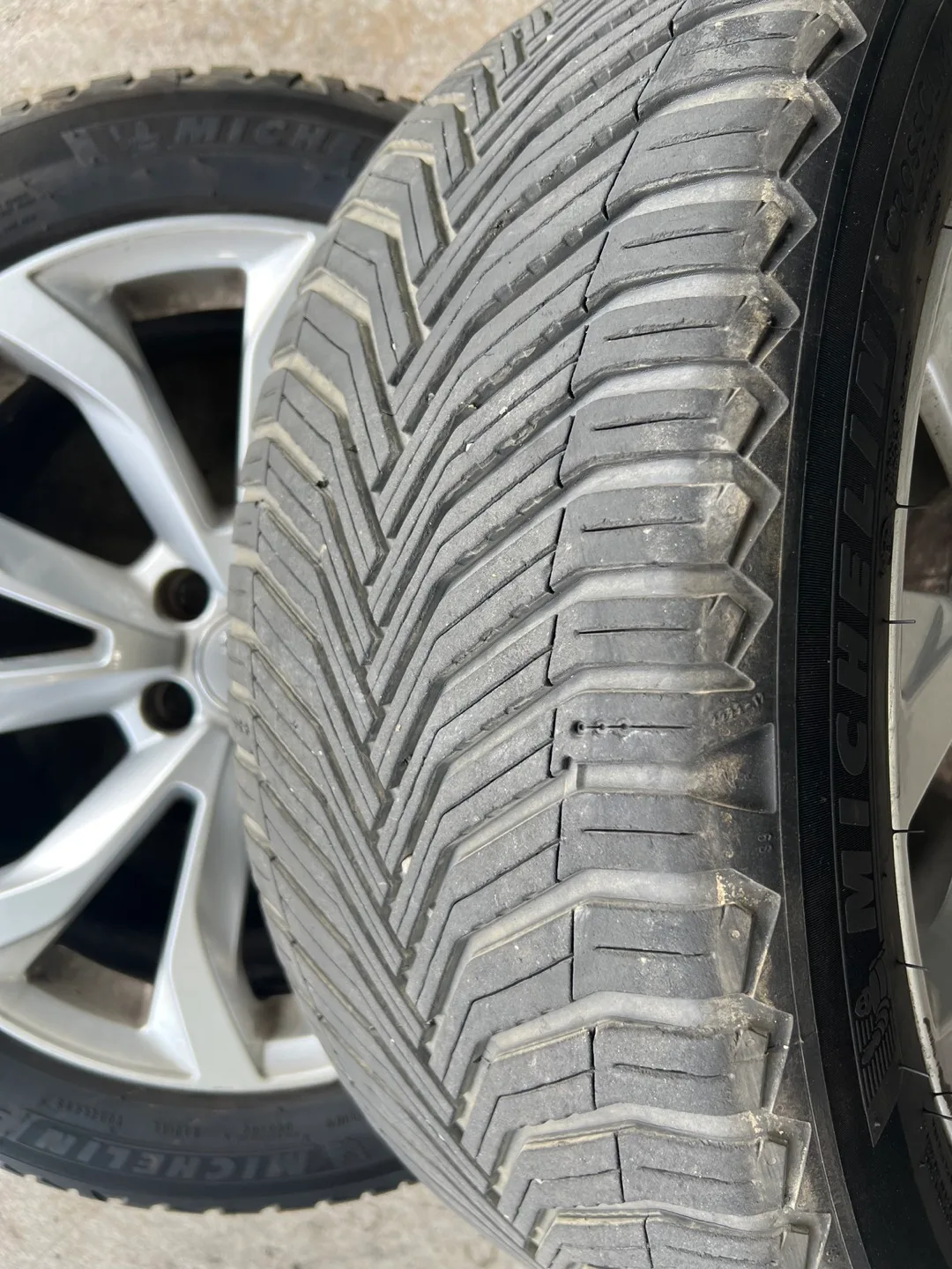 미쉐린 중고타이어 팝니다(ccr2)18인치