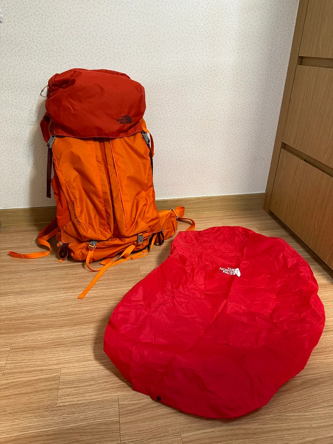 노스페이스 등산 배낭 (banchee 50, 거의 새상품)