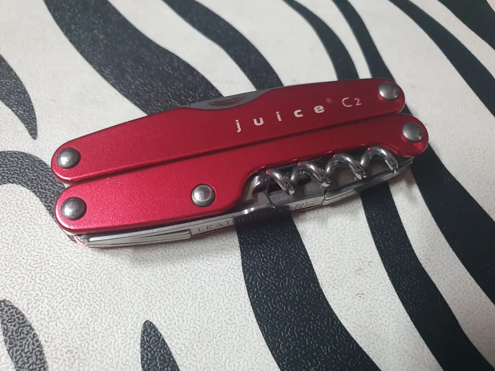 레더맨 멀티툴 맥가이버칼 레드 주스 C2 중고 상태최상 이미지참조