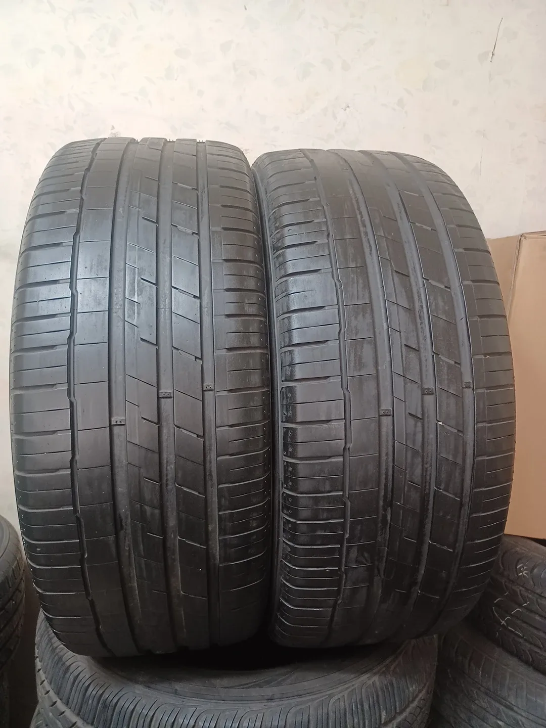 255/45/20중고타이어,트레드80%한국타이어