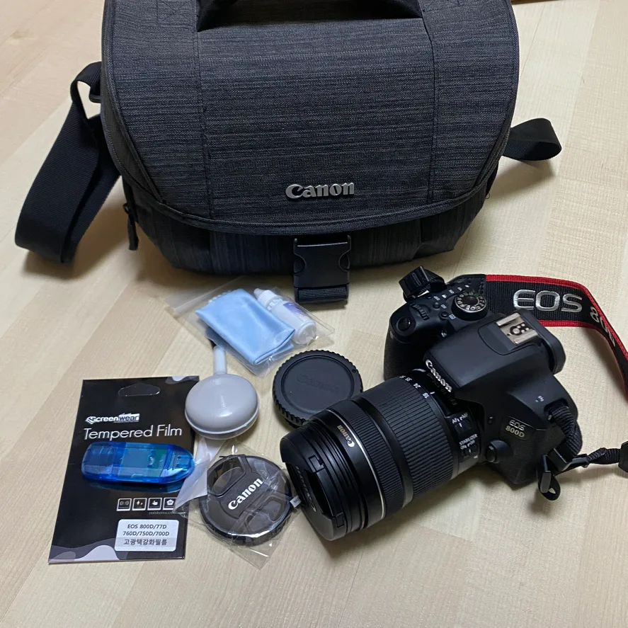 캐논 800d +EF-S 18-135mm F3.5-5.6 IS 렌즈 팝니다.