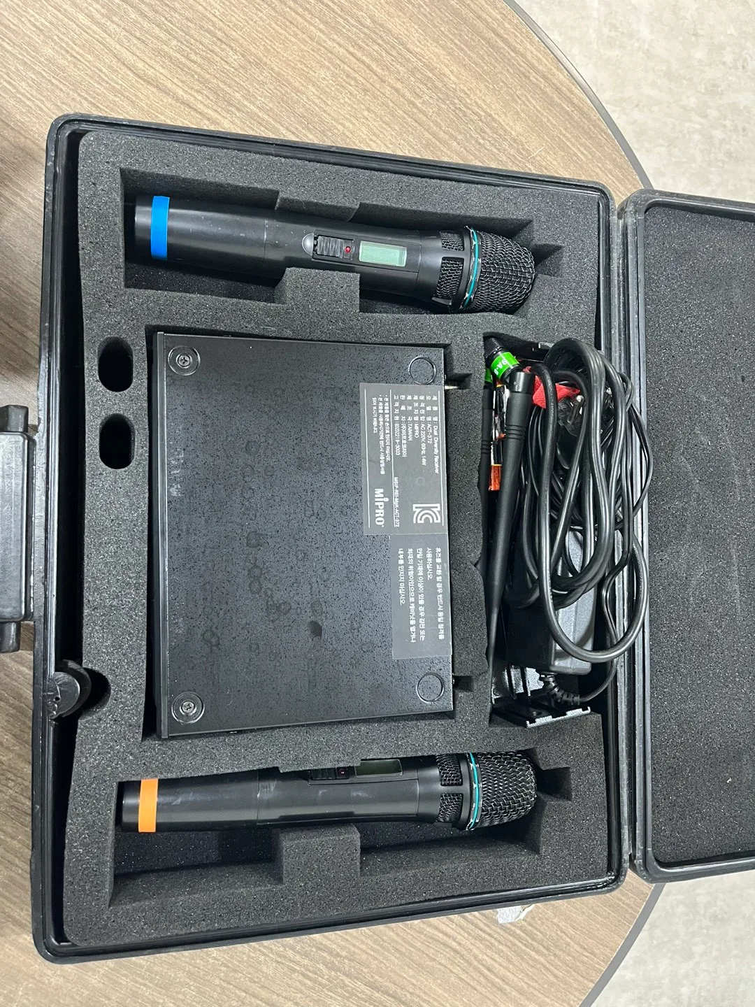 중고마이크 판매 mipro act372 2세트