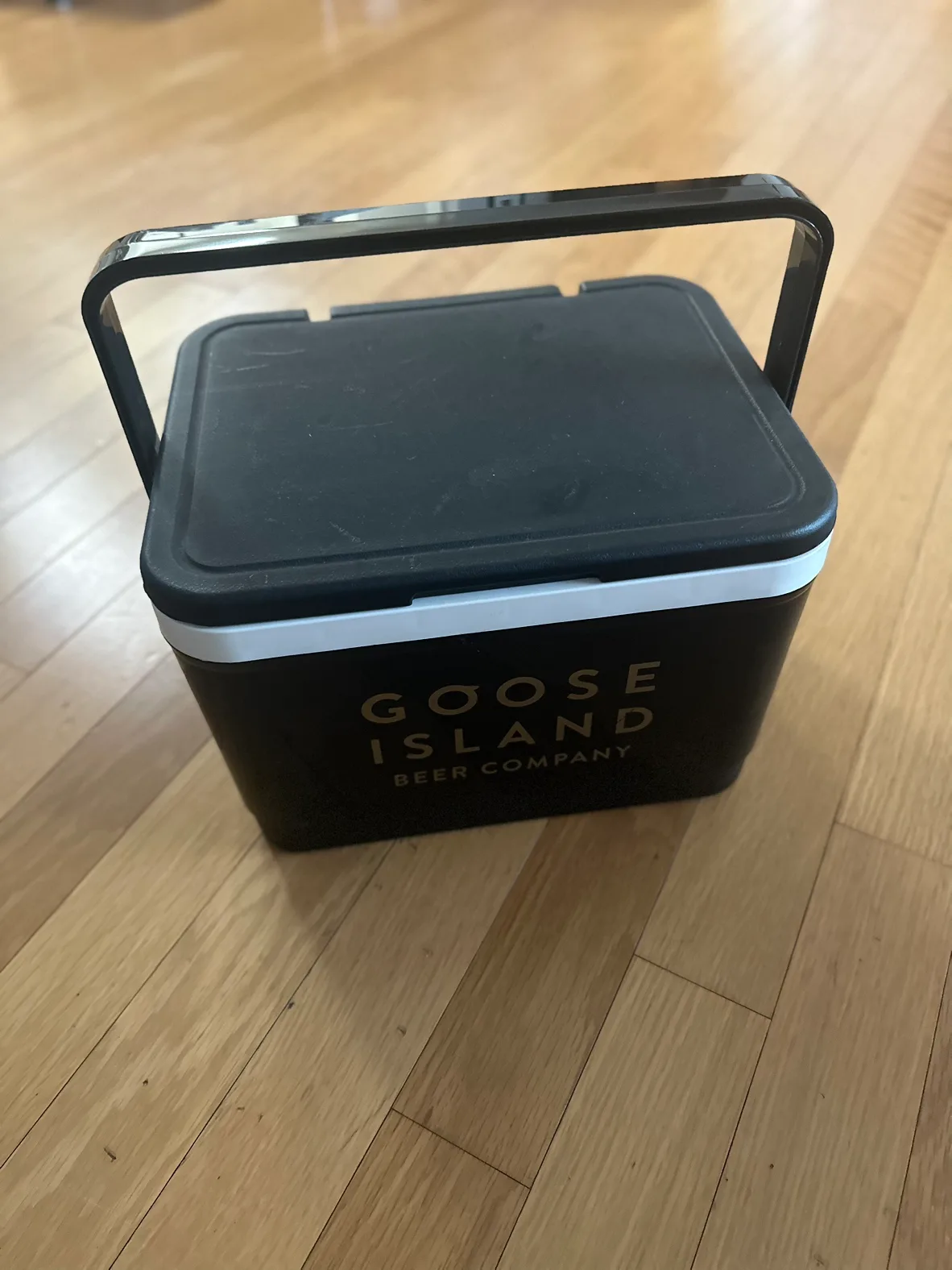 구스아일랜드 아이스박스