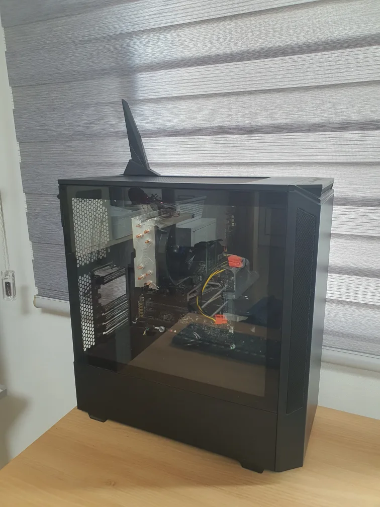 성능 좋은 중고 PC 판매합니다.