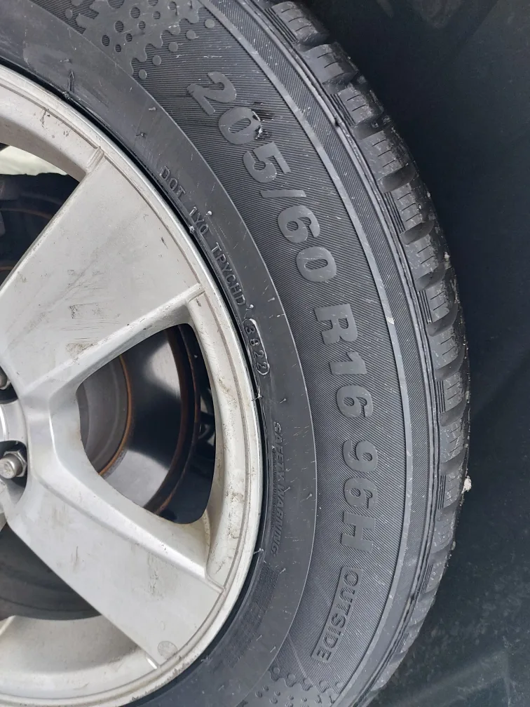 (중고타이어)금호 윈터크레프트 WP72(윈터타이어) [205/60/R16] 90% 이상 판매합니다.