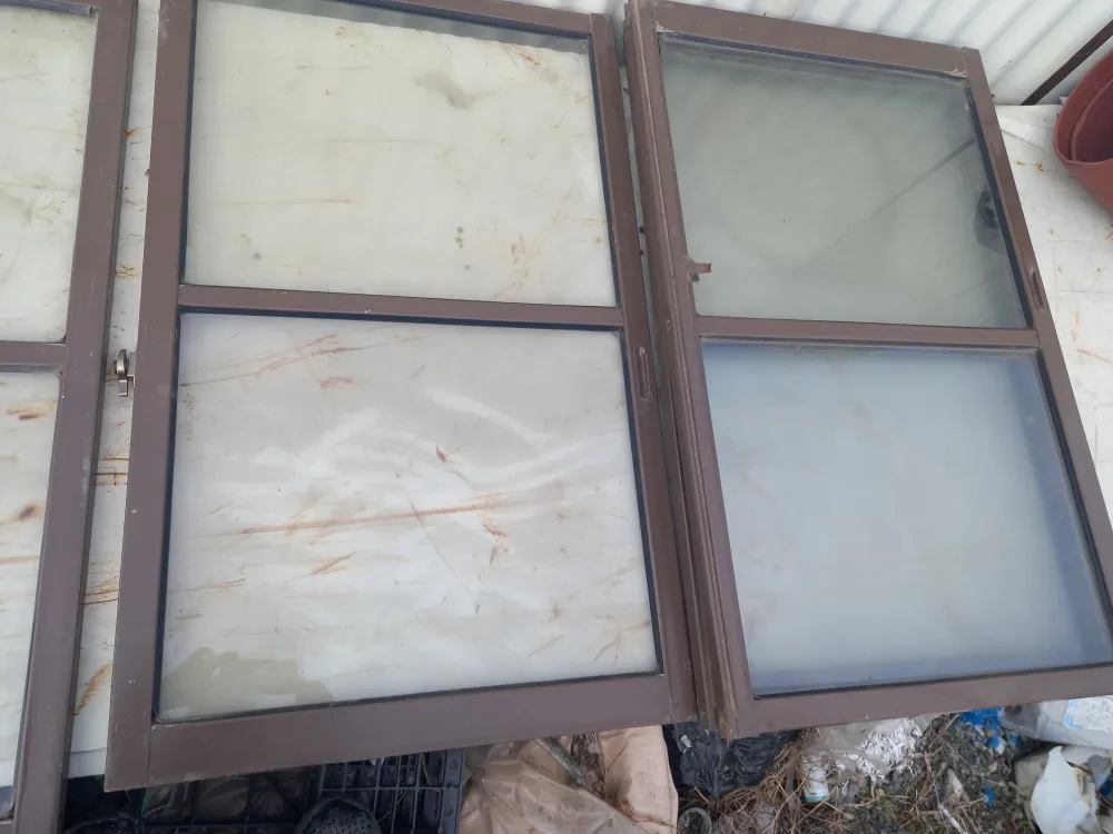 중고 철창문 (총 70개) 팝니다.