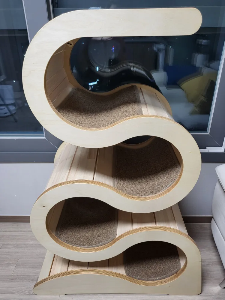 원목(편백나무) 캣타워 겸 고양이 스크래쳐 팔아요.