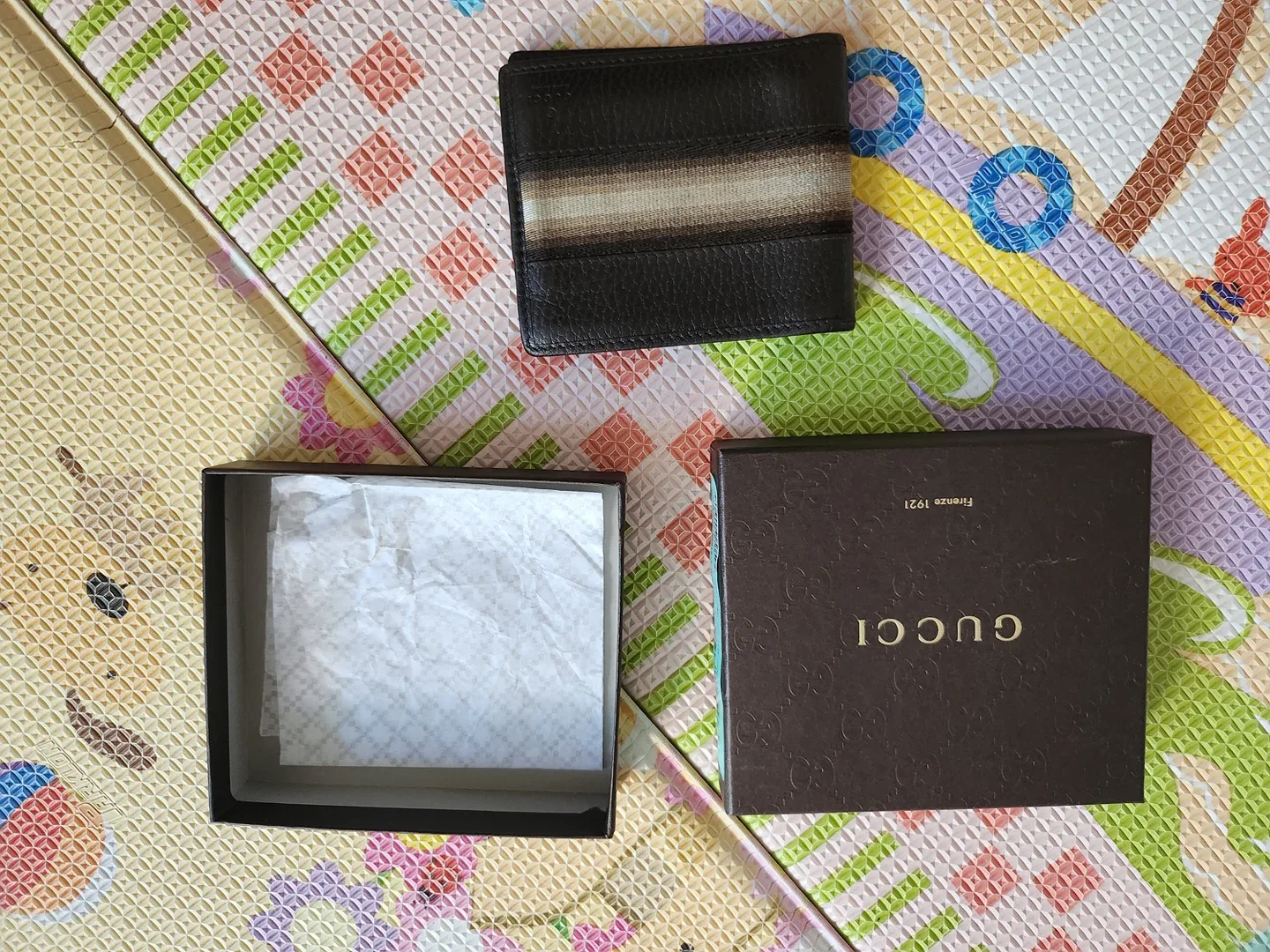 구찌 남성지갑 팝니다