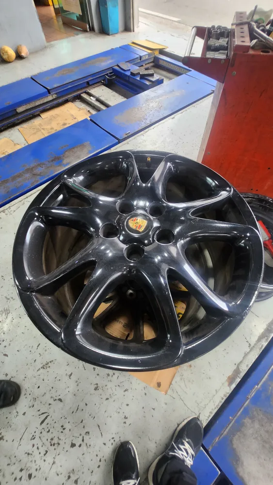 포르쉐 20인치 중고휠 개당 5만원에 4개 팔아요