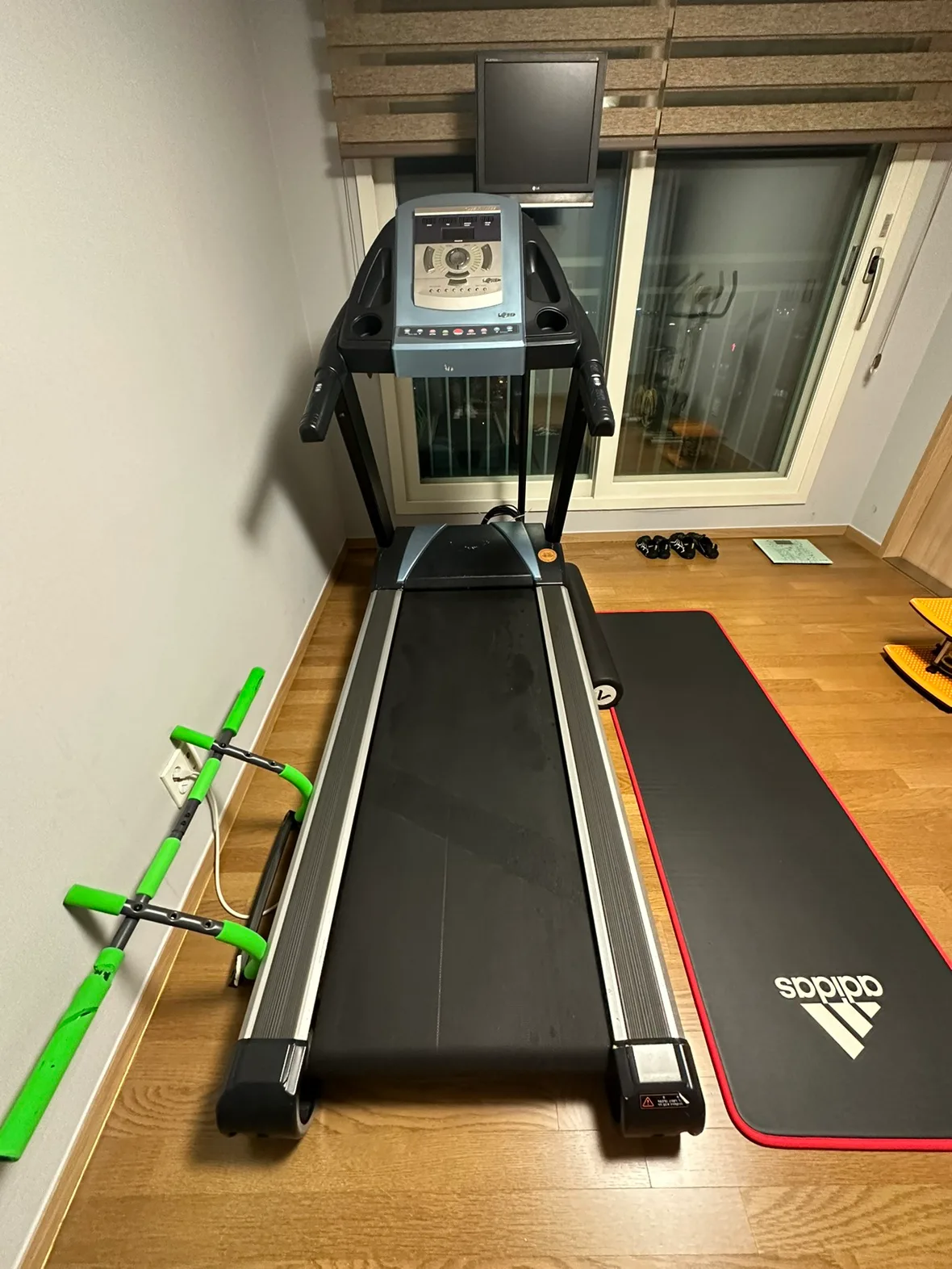 코베스포츠 런닝머신 LG tv 세트 중고 팝니다 (kobe 8000)