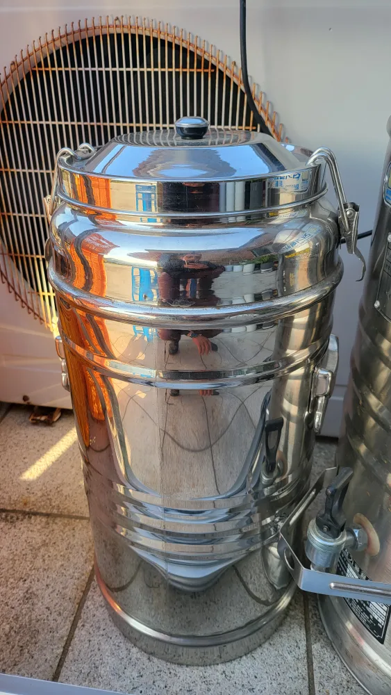 보온 물통 (식당에서 쓰는 물통입니다)