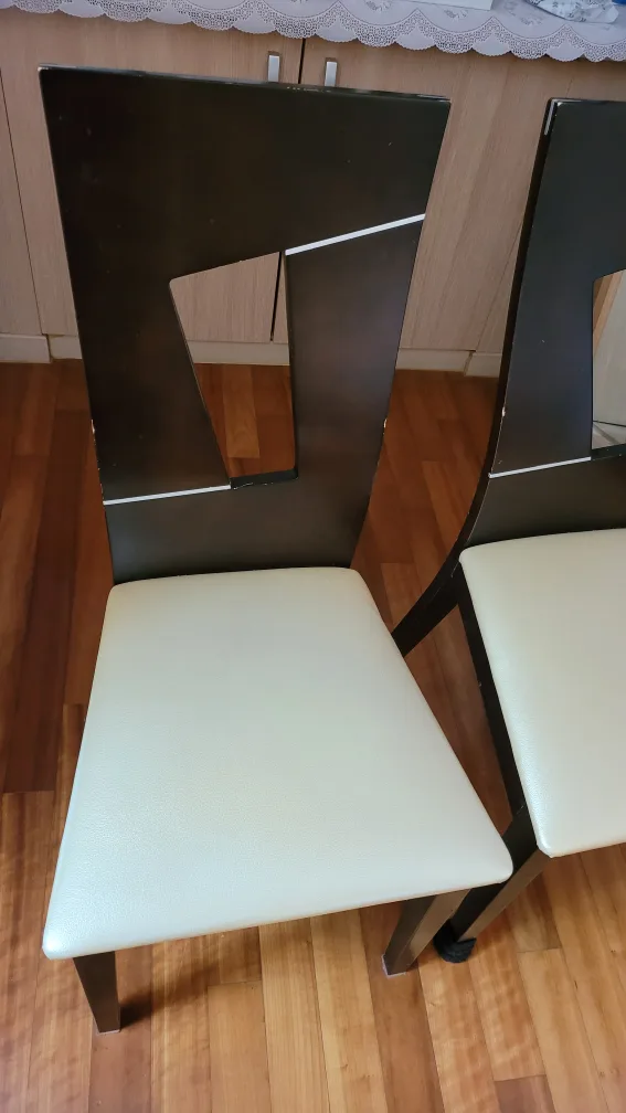 중고의자  개당 3.000원 2개에 5.000원에 팔아요