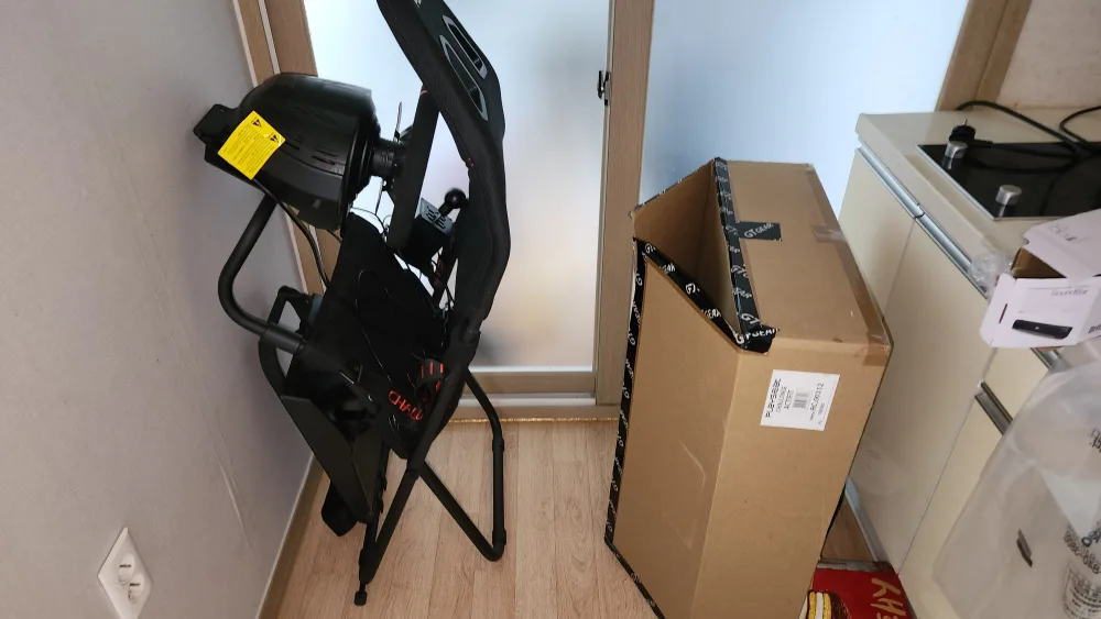 트러스트마스터 t300 + 플레이시트 챌린지