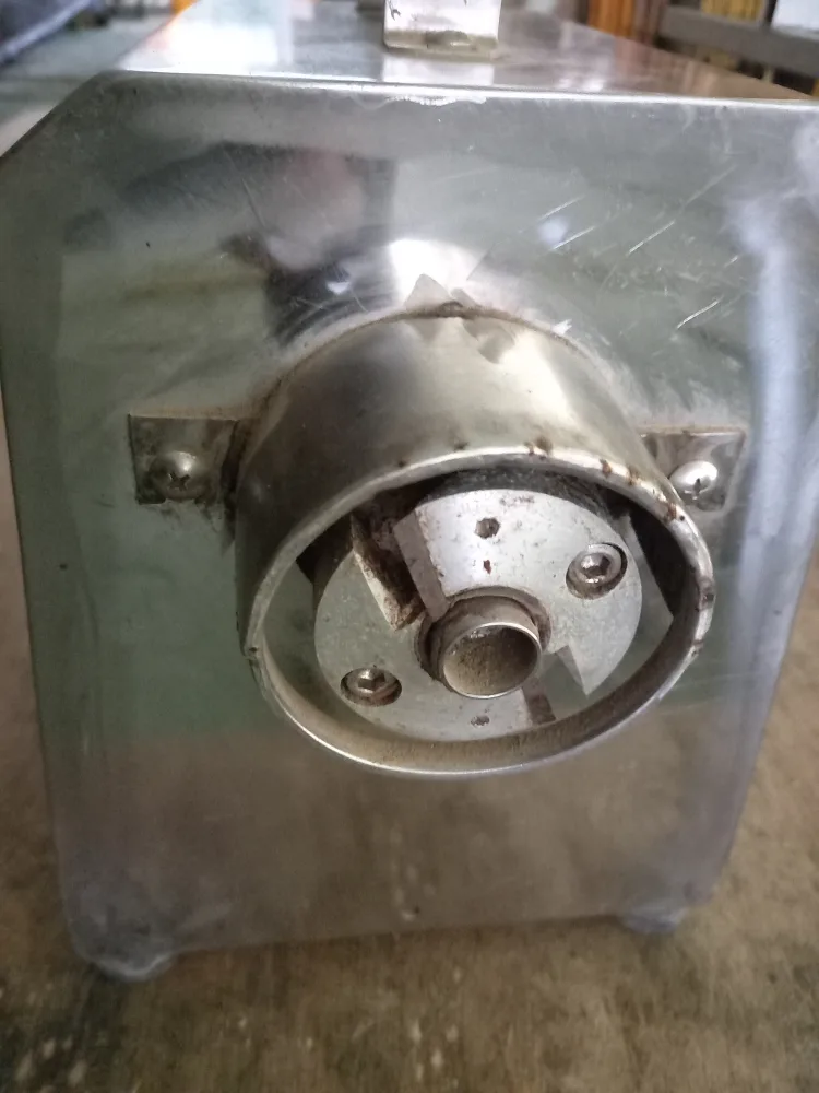 감꼭지 치는 기계