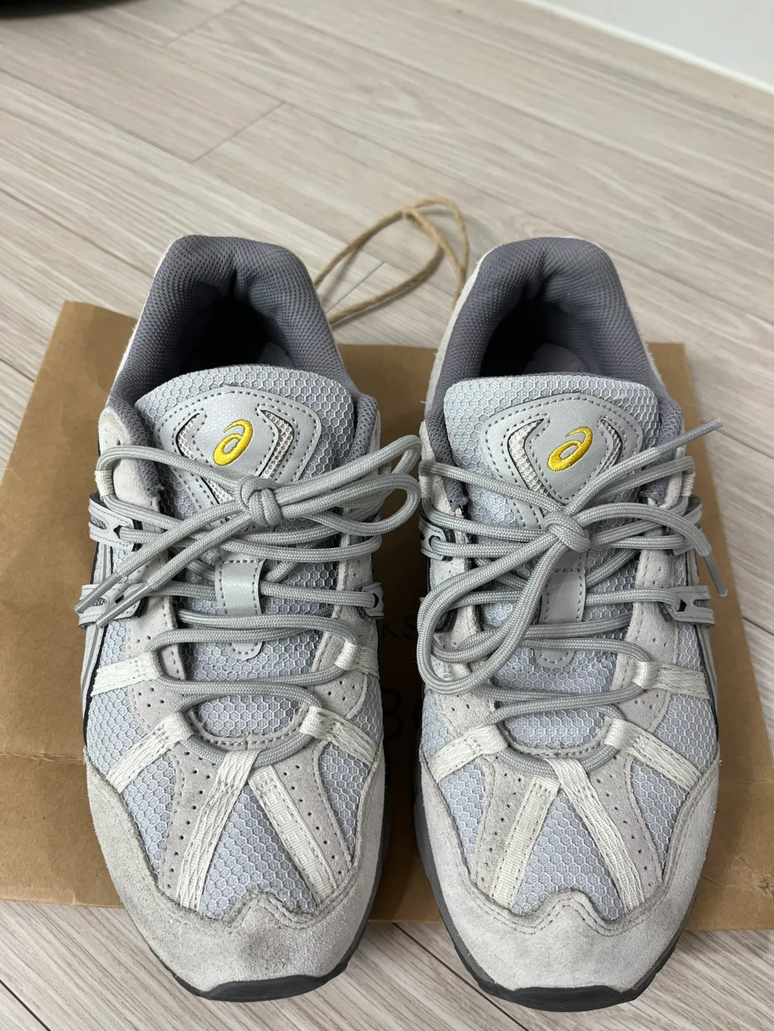 중고 아식스 젤 소노마 15-50 260 팝니다