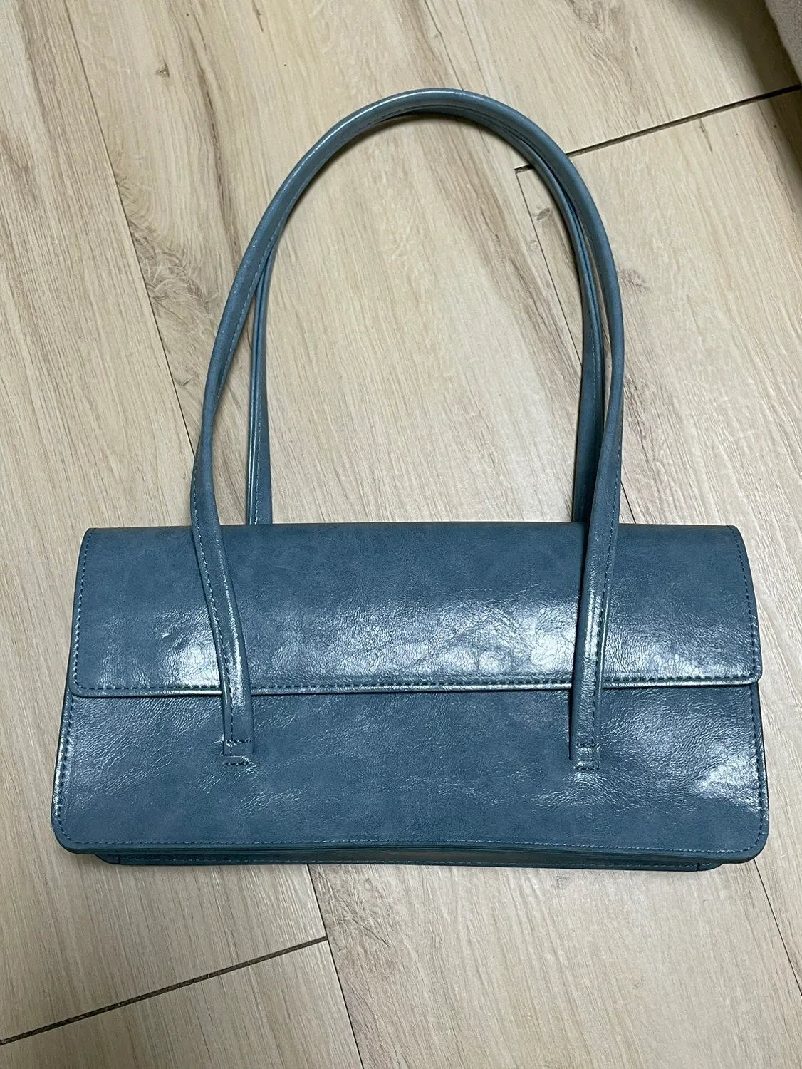 엠제이드 바게트백