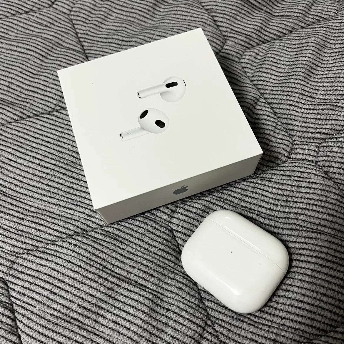 에어팟 3세대 중고로 팔아요