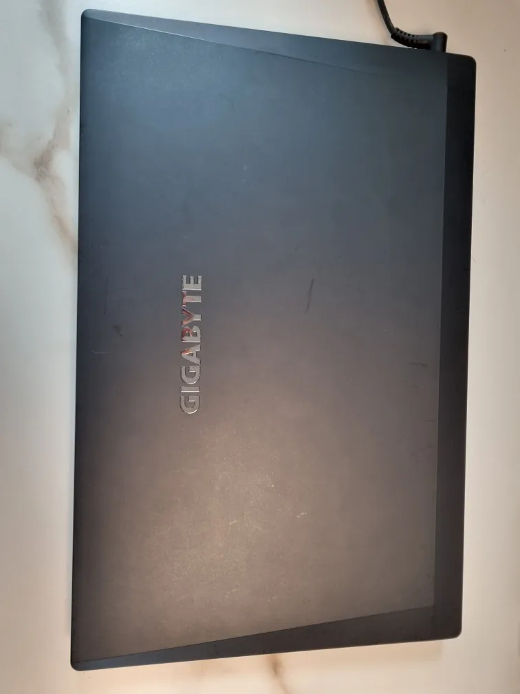 기기바이트 p15 게이밍 노트북