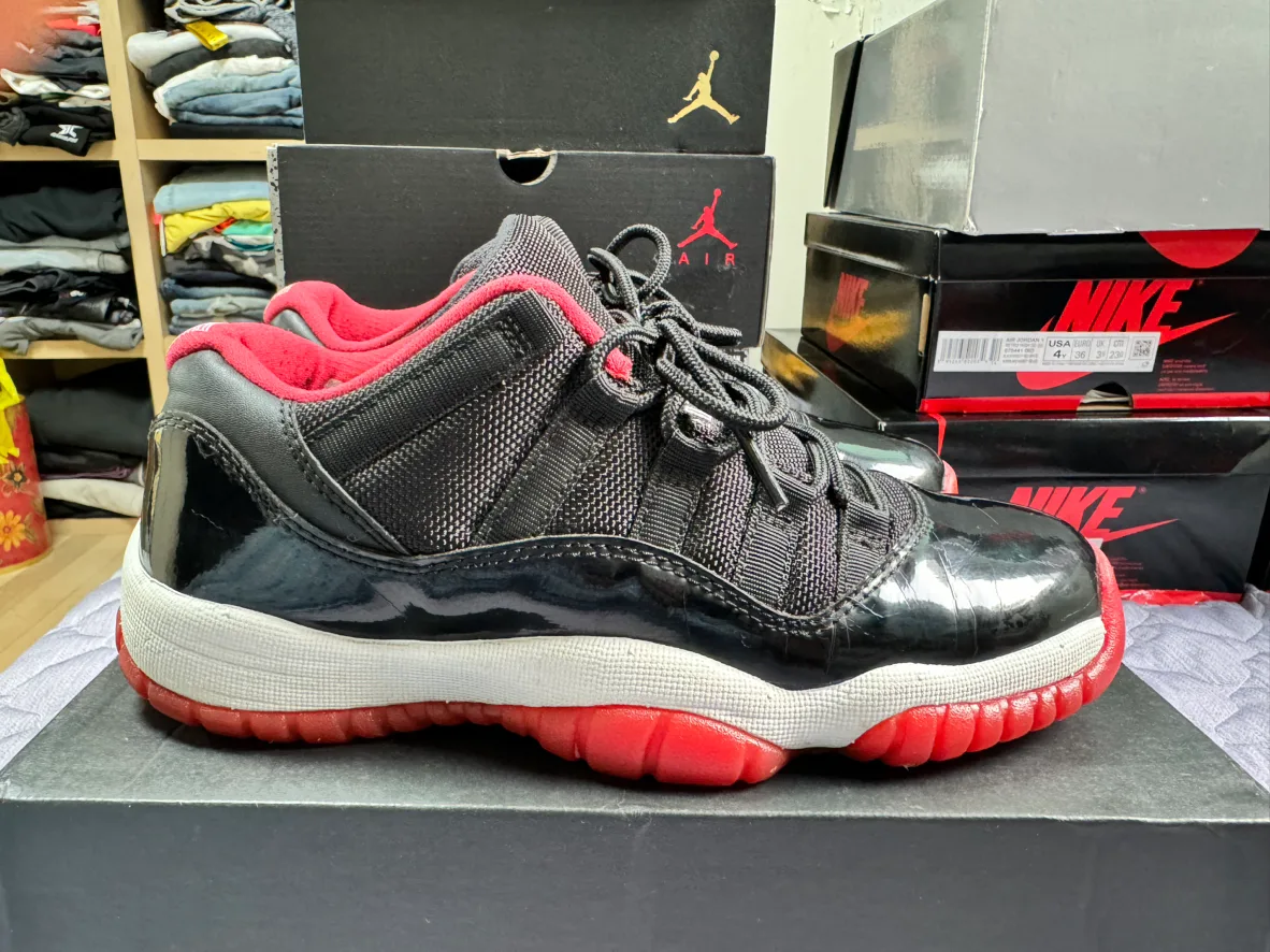 (중고) 조던11 레로 로우 브레드 235사이즈